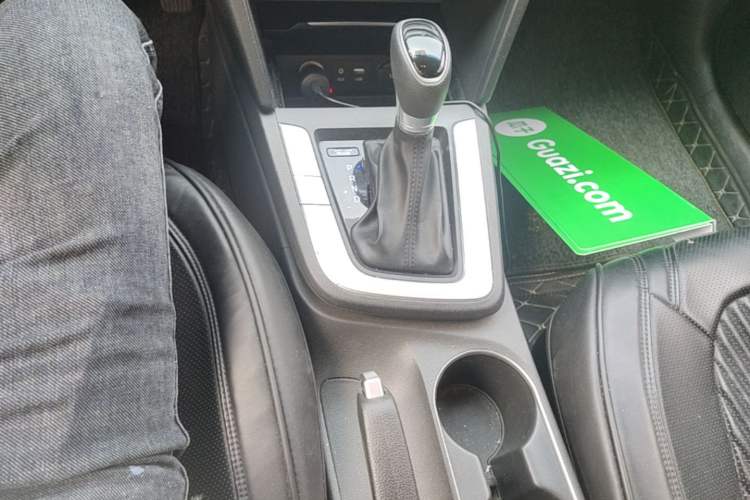 Used Hyundai Elantra (6th Generation / Lingdong) 2016 1.6L Automatic ZhiXuan – Elite Version Gear Lever