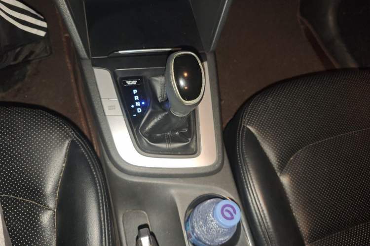 Used Hyundai Elantra (6th Generation / Lingdong) 2016 1.6L Automatic ZhiXuan – Elite Version Gear Lever
