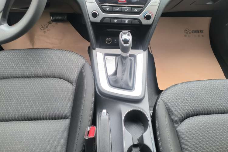 Used Hyundai Elantra (6th Generation / Lingdong) 2016 1.6L Automatic ZhiXuan – Elite Version Gear Lever