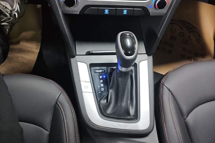 Used Hyundai Elantra (6th Generation / Lingdong) 2016 1.6L Automatic ZhiXuan – Elite Version Gear Lever