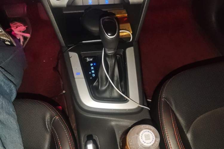 Used Hyundai Elantra (6th Generation / Lingdong) 2016 1.6L Automatic ZhiXuan – Elite Version Gear Lever