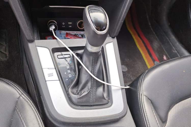 Used Hyundai Elantra (6th Generation / Lingdong) 2016 1.6L Automatic ZhiXuan – Elite Version Gear Lever