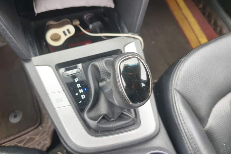 Used Hyundai Elantra (6th Generation / Lingdong) 2016 1.6L Automatic ZhiXuan – Elite Version Gear Lever