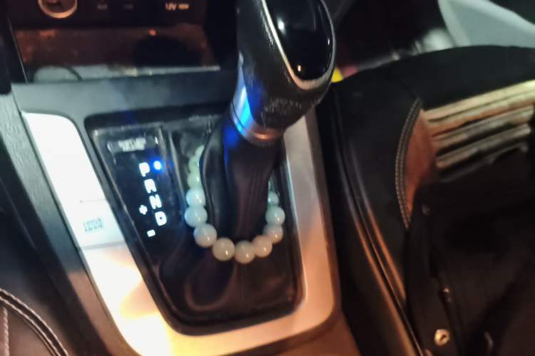 Used Hyundai Elantra (6th Generation / Lingdong) 2016 1.6L Automatic ZhiXuan – Elite Version Gear Lever