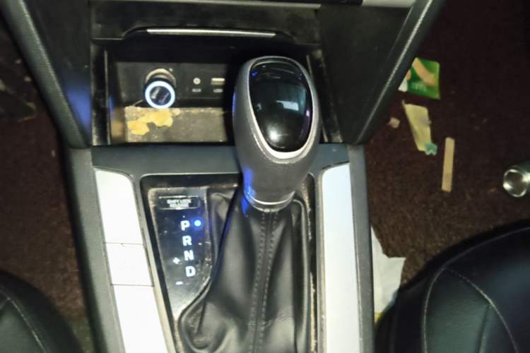 Used Hyundai Elantra (6th Generation / Lingdong) 2016 1.6L Automatic ZhiXuan – Elite Version Gear Lever