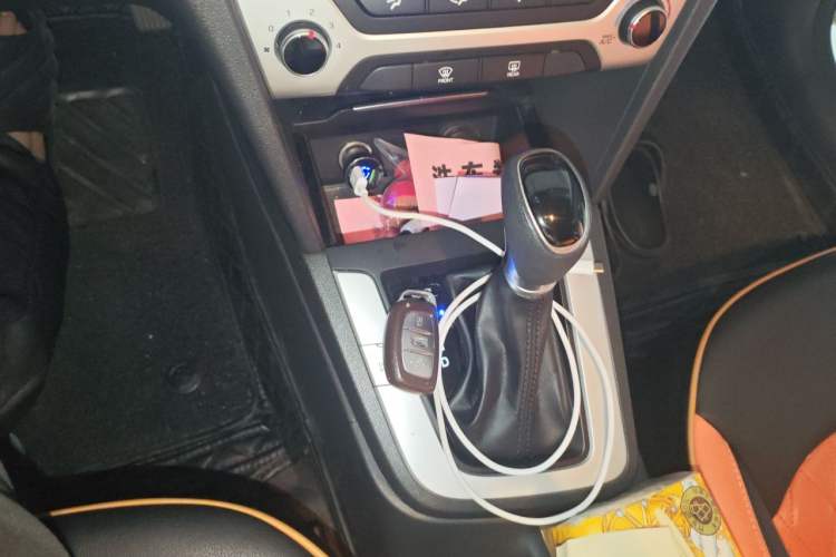 Used Hyundai Elantra (6th Generation / Lingdong) 2016 1.6L Automatic ZhiXuan – Elite Version Gear Lever