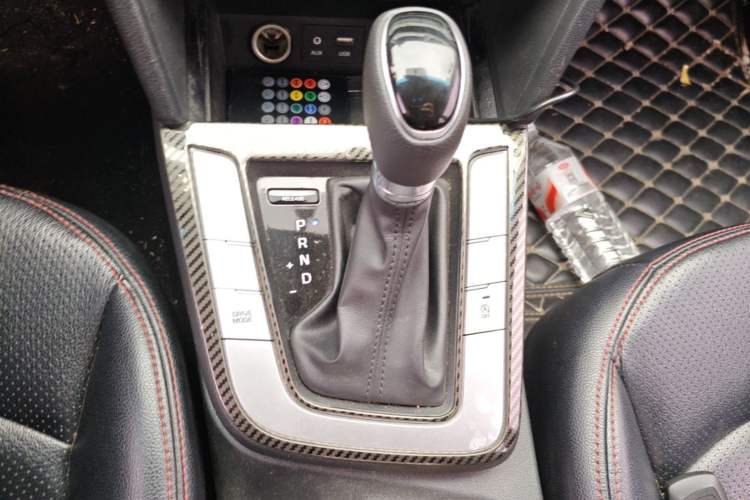 Used Hyundai Elantra (6th Generation / Lingdong) 2016 1.6L Automatic ZhiXuan – Elite Version Gear Lever