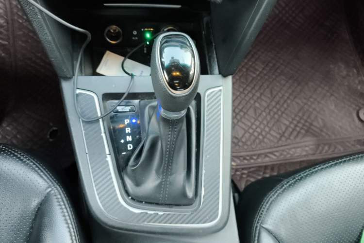 Used Hyundai Elantra (6th Generation / Lingdong) 2016 1.6L Automatic ZhiXuan – Elite Version Gear Lever