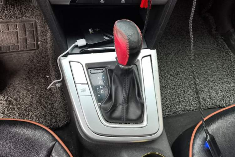 Used Hyundai Elantra (6th Generation / Lingdong) 2016 1.6L Automatic ZhiXuan – Elite Version Gear Lever