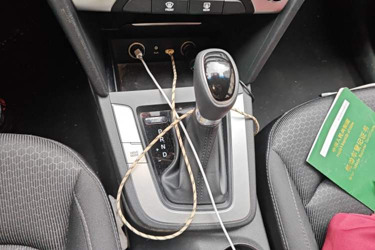 Used Hyundai Elantra (6th Generation / Lingdong) 2016 1.6L Automatic ZhiXuan – Elite Version Gear Lever