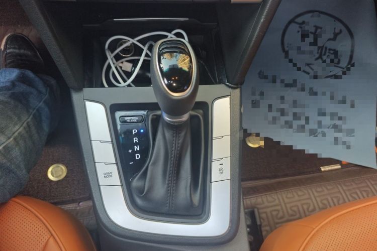 Used Hyundai Elantra (6th Generation / Lingdong) 2016 1.6L Automatic ZhiXuan – Elite Version Gear Lever