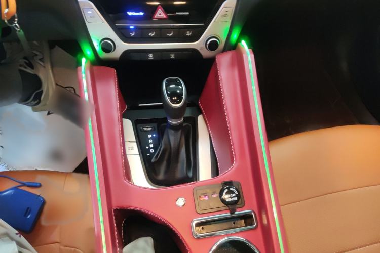 Used Hyundai Elantra (6th Generation / Lingdong) 2016 1.6L Automatic ZhiXuan – Elite Version Gear Lever