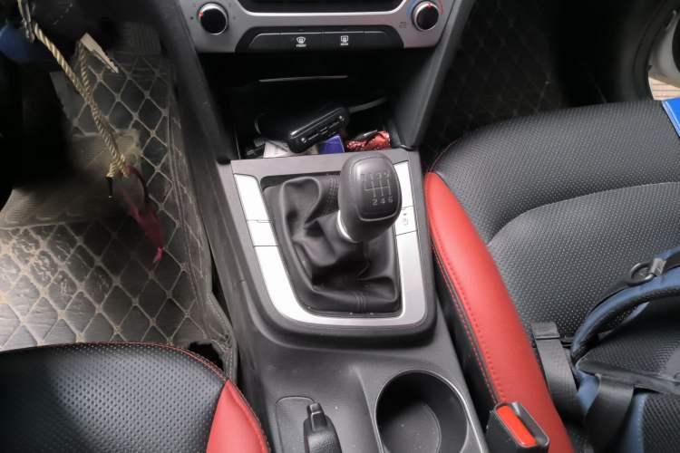 Used Hyundai Elantra (6th Generation / Lingdong) 2016 1.6L Manual ZhiXuan · Dynamic Model Gear Lever