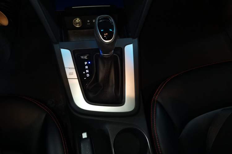Used Hyundai Elantra (6th Generation / Lingdong) 2016 1.6L Automatic ZhiXuan – Elite Version Gear Lever