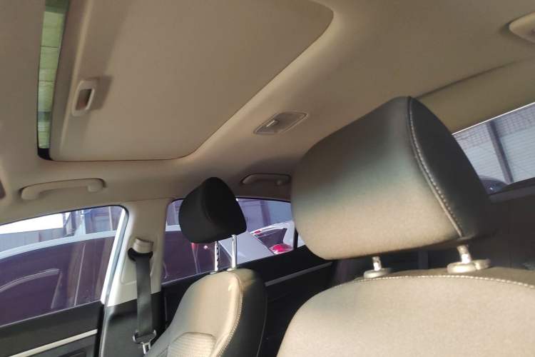 Used Hyundai Elantra (6th Generation / Lingdong) 2016 1.6L Automatic ZhiXuan – Elite Version Headliner