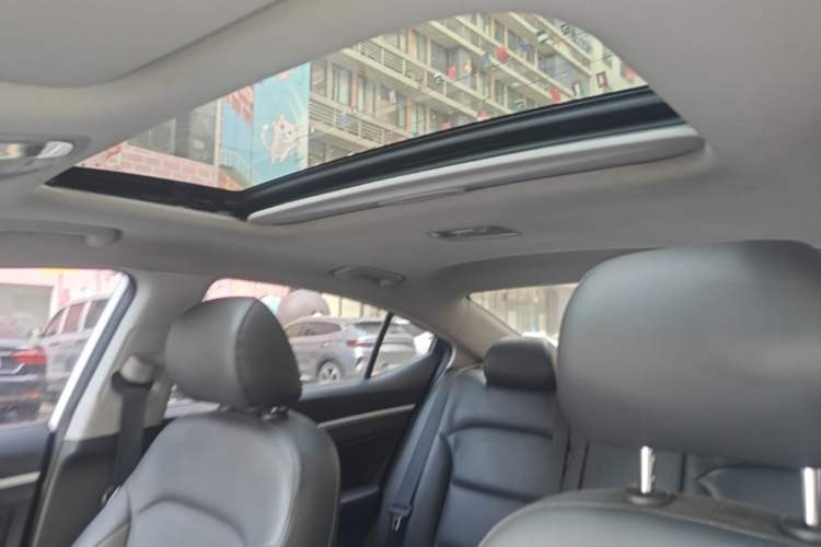 Used Hyundai Elantra (6th Generation / Lingdong) 2016 1.6L Automatic ZhiXuan · Luxury Version Headliner