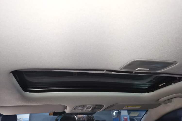 Used Hyundai Elantra (6th Generation / Lingdong) 2016 1.6L Automatic ZhiXuan – Elite Version Headliner
