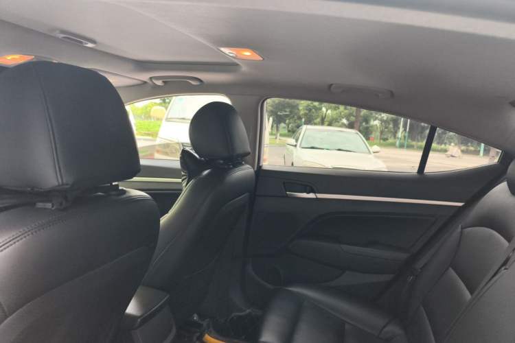 Used Hyundai Elantra (6th Generation / Lingdong) 2016 1.6L Automatic ZhiXuan – Elite Version Headliner
