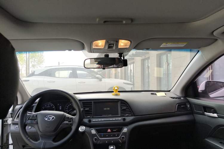 Used Hyundai Elantra (6th Generation / Lingdong) 2016 1.6L Automatic ZhiXuan – Elite Version Headliner