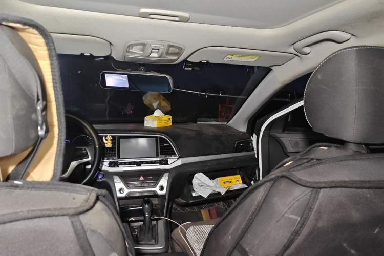 Used Hyundai Elantra (6th Generation / Lingdong) 2016 1.6L Automatic ZhiXuan – Elite Version Headliner
