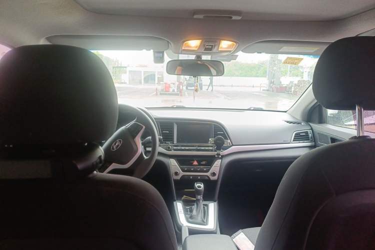 Used Hyundai Elantra (6th Generation / Lingdong) 2016 1.6L Automatic ZhiXuan – Elite Version Headliner