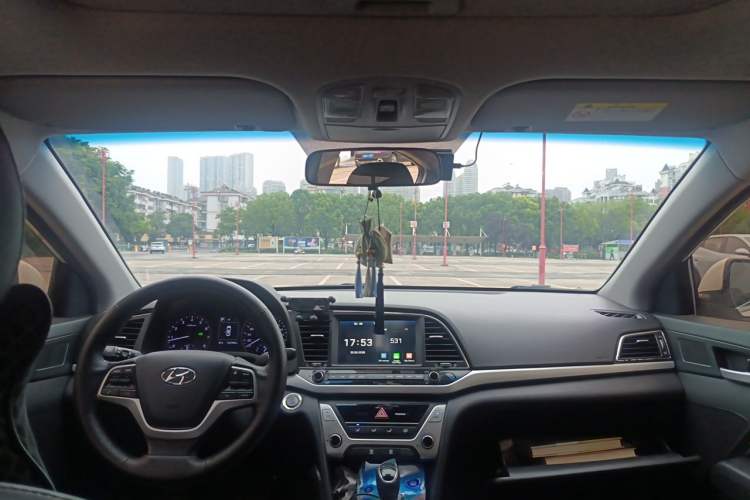 Used Hyundai Elantra (6th Generation / Lingdong) 2016 1.6L Automatic ZhiXuan · Luxury Version Headliner