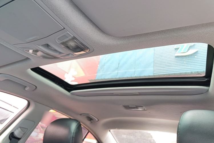 Used Hyundai Elantra (6th Generation / Lingdong) 2016 1.6L Automatic ZhiXuan – Elite Version Headliner