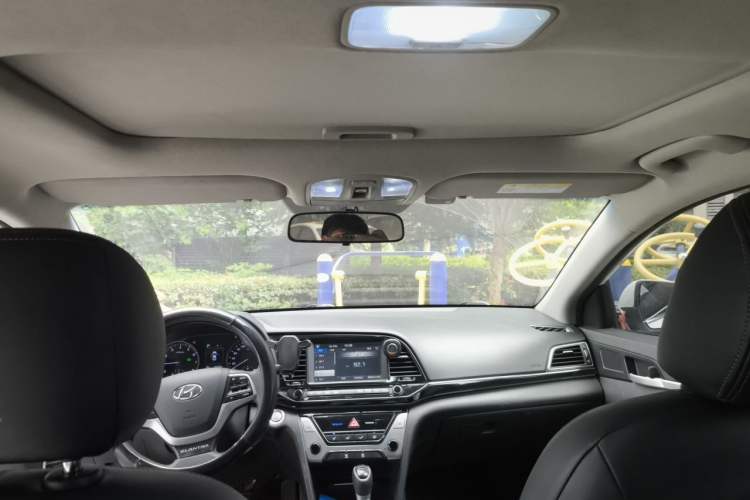 Used Hyundai Elantra (6th Generation / Lingdong) 2016 1.6L Automatic ZhiXuan – Elite Version Headliner