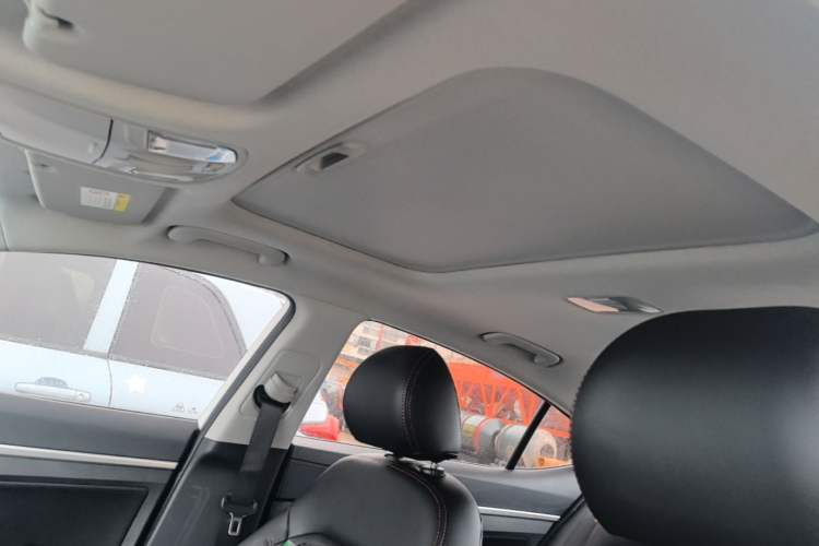 Used Hyundai Elantra (6th Generation / Lingdong) 2016 1.6L Automatic ZhiXuan – Elite Version Headliner