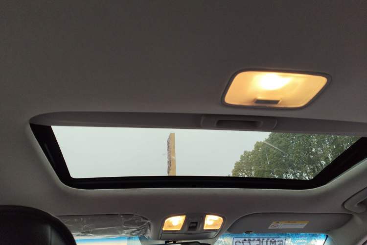 Used Hyundai Elantra (6th Generation / Lingdong) 2016 1.6L Automatic ZhiXuan – Elite Version Headliner