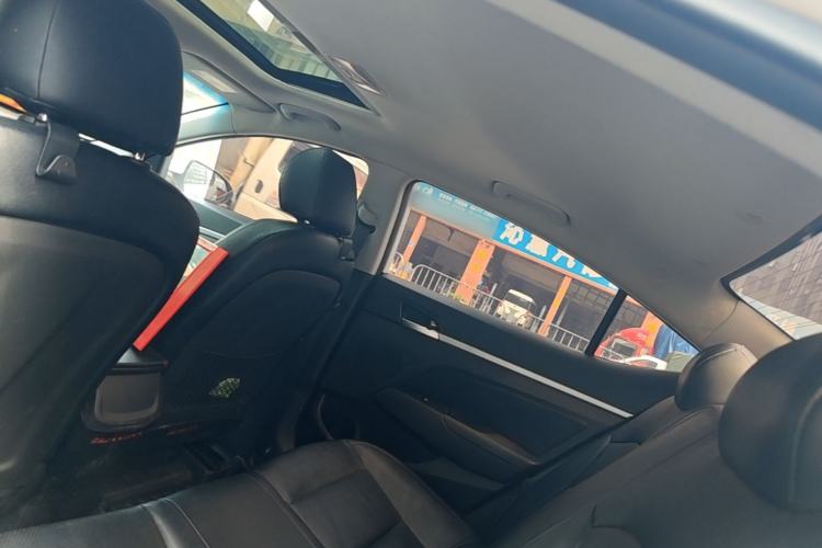 Used Hyundai Elantra (6th Generation / Lingdong) 2016 1.6L Automatic ZhiXuan – Elite Version Headliner