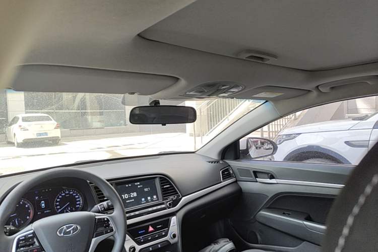 Used Hyundai Elantra (6th Generation / Lingdong) 2016 1.6L Automatic ZhiXuan – Elite Version Headliner