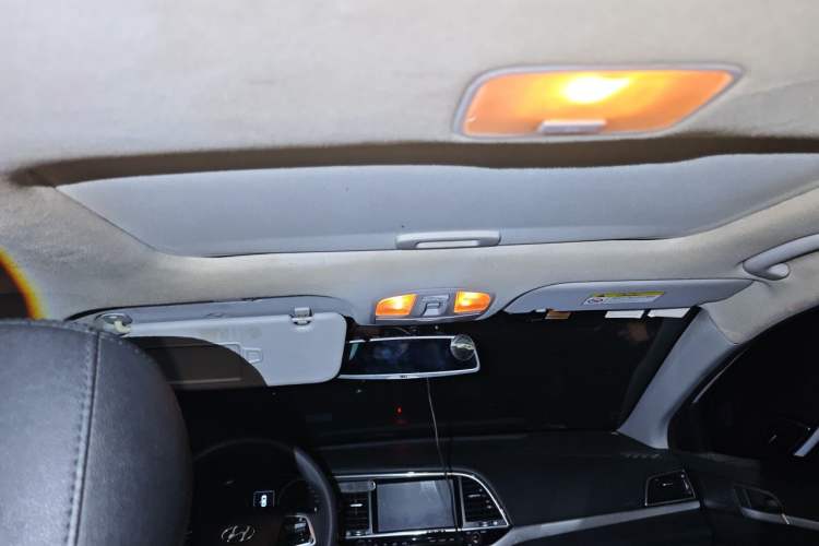 Used Hyundai Elantra (6th Generation / Lingdong) 2016 1.6L Automatic ZhiXuan – Elite Version Headliner