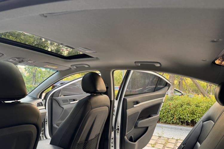 Used Hyundai Elantra (6th Generation / Lingdong) 2016 1.6L Automatic ZhiXuan – Elite Version Headliner