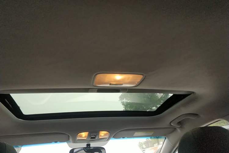 Used Hyundai Elantra (6th Generation / Lingdong) 2016 1.6L Automatic ZhiXuan – Elite Version Headliner
