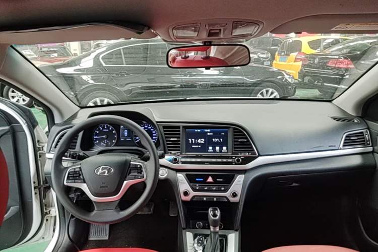 Used Hyundai Elantra (6th Generation / Lingdong) 2016 1.6L Automatic ZhiXuan – Elite Version Headliner