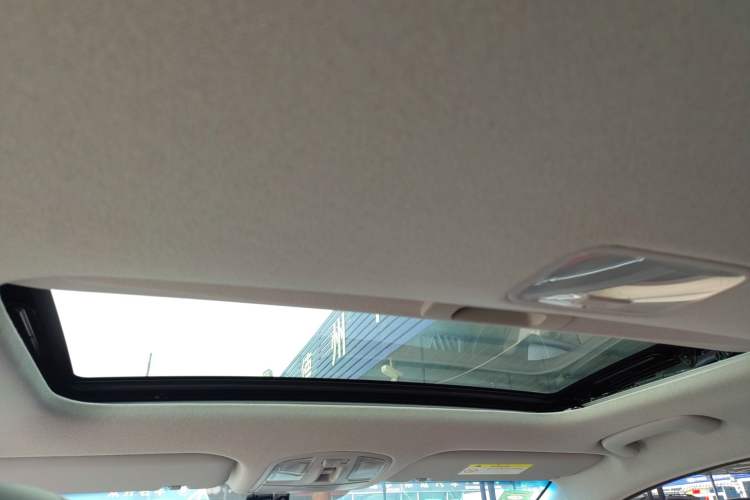 Used Hyundai Elantra (6th Generation / Lingdong) 2016 1.6L Automatic ZhiXuan – Elite Version Headliner