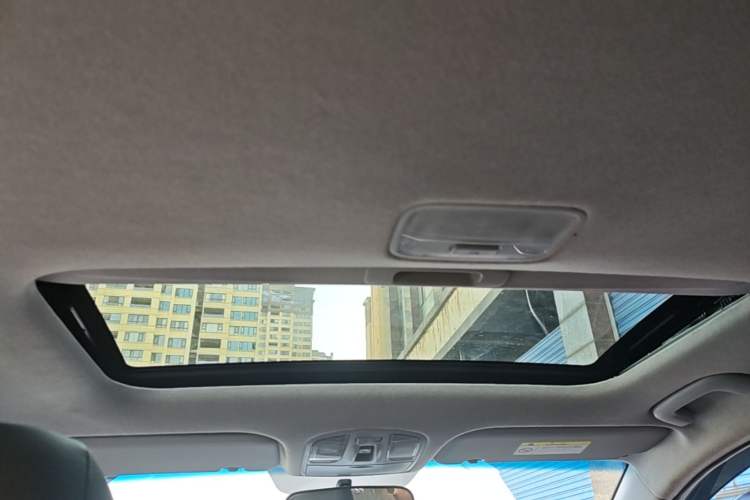Used Hyundai Elantra (6th Generation / Lingdong) 2016 1.6L Automatic ZhiXuan – Elite Version Headliner