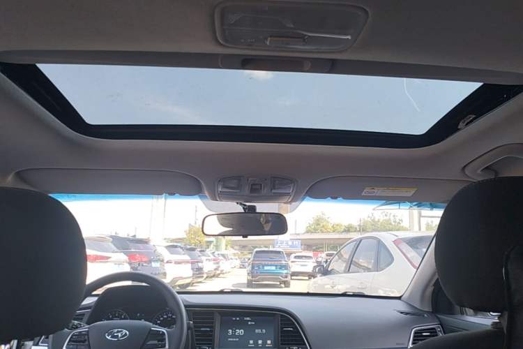 Used Hyundai Elantra (6th Generation / Lingdong) 2016 1.6L Automatic ZhiXuan – Elite Version Headliner
