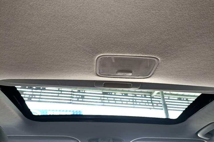 Used Hyundai Elantra (6th Generation / Lingdong) 2016 1.6L Automatic ZhiXuan – Elite Version Headliner