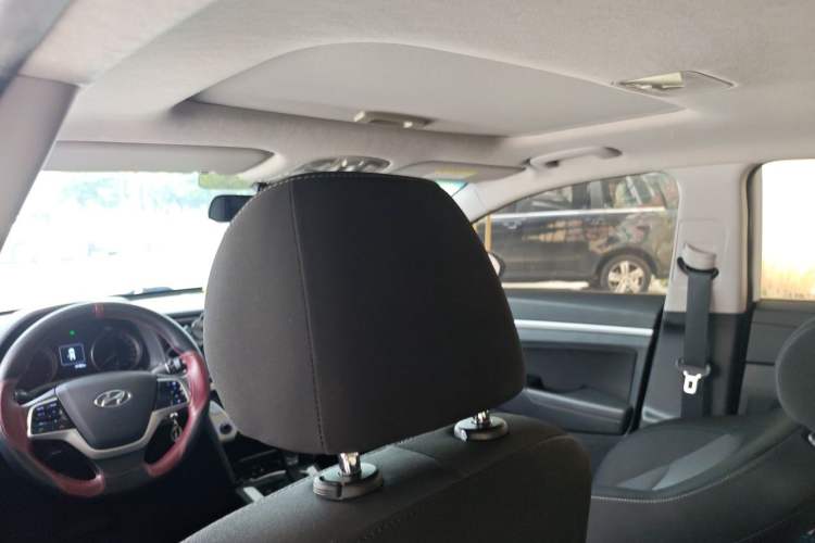 Used Hyundai Elantra (6th Generation / Lingdong) 2016 1.6L Automatic ZhiXuan – Elite Version Headliner