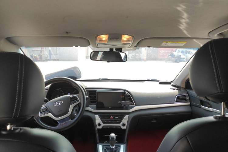 Used Hyundai Elantra (6th Generation / Lingdong) 2016 1.6L Manual ZhiXuan·Youth Edition Headliner