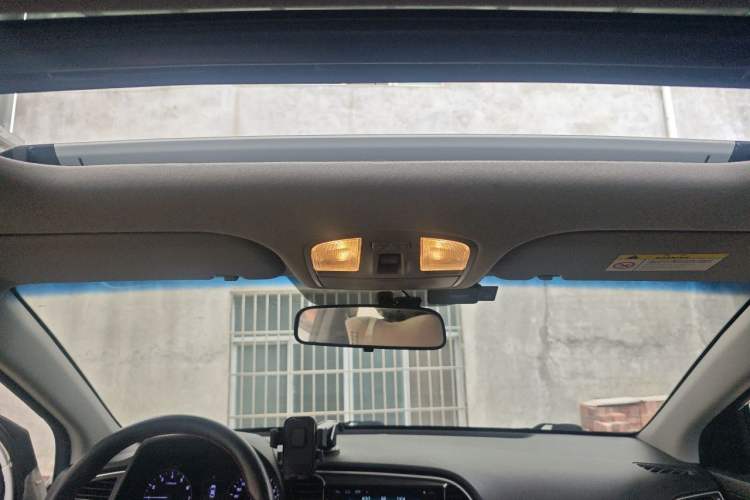 Used Hyundai Elantra (6th Generation / Lingdong) 2016 1.6L Manual ZhiXuan · Dynamic Model Headliner