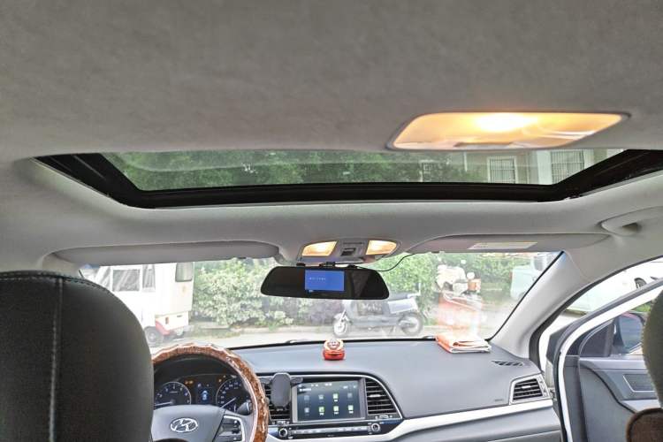 Used Hyundai Elantra (6th Generation / Lingdong) 2016 1.6L Automatic ZhiXuan – Elite Version Headliner