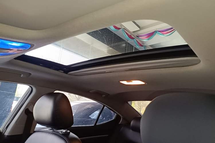 Used Hyundai Elantra (6th Generation / Lingdong) 2016 1.6L Automatic ZhiXuan – Elite Version Headliner