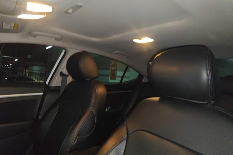 Used Hyundai Elantra (6th Generation / Lingdong) 2016 1.6L Automatic ZhiXuan – Elite Version Headliner