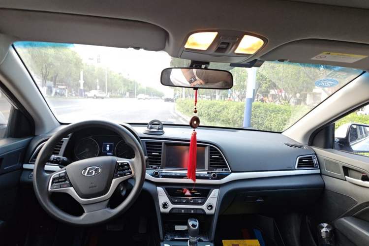 Used Hyundai Elantra (6th Generation / Lingdong) 2016 1.6L Automatic ZhiXuan – Elite Version Headliner