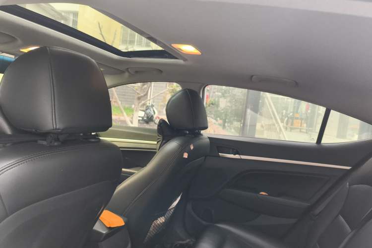 Used Hyundai Elantra (6th Generation / Lingdong) 2016 1.6L Automatic ZhiXuan – Elite Version Headliner