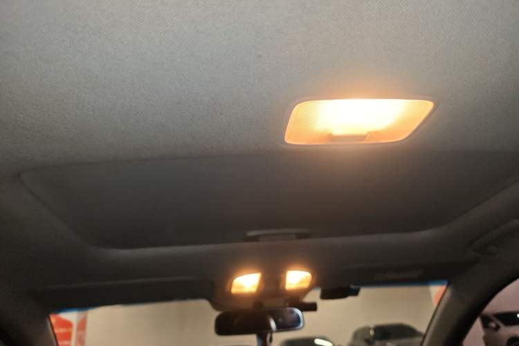 Used Hyundai Elantra (6th Generation / Lingdong) 2016 1.6L Automatic ZhiXuan – Elite Version Headliner
