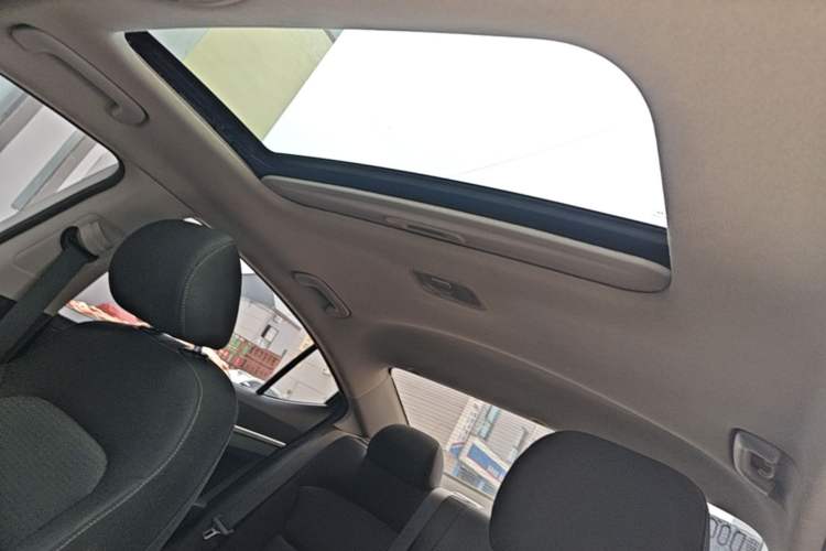 Used Hyundai Elantra (6th Generation / Lingdong) 2016 1.6L Automatic ZhiXuan – Elite Version Headliner